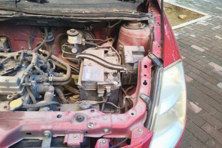 Used FAW Weizhi V2 2010 1.3L Manual Luxury Version Engine Bay Left