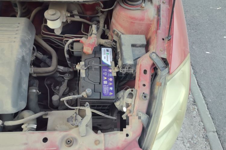 Used FAW Weizhi V2 2010 1.3L Manual Luxury Version Engine Bay Left