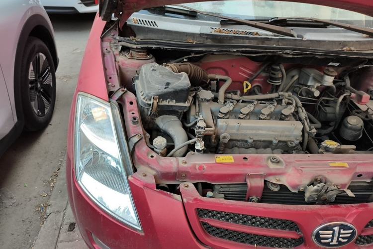 Used FAW Weizhi V2 2010 1.3L Manual Luxury Version Engine Bay Right