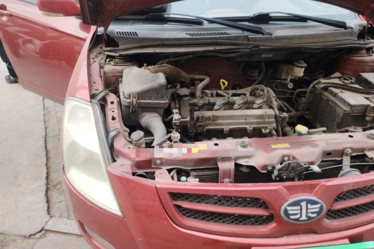 Used FAW Weizhi V2 2010 1.3L Manual Luxury Version Engine Bay Right