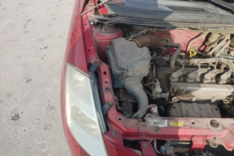 Used FAW Weizhi V2 2010 1.3L Manual Luxury Version Engine Bay Right