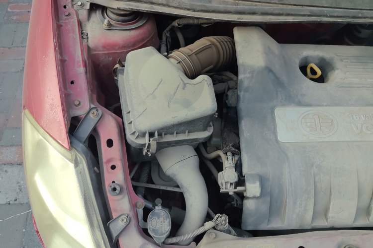 Used FAW Weizhi V2 2010 1.3L Manual Luxury Version Engine Bay Right