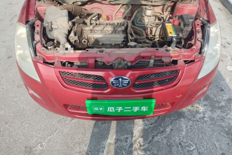 Used FAW Weizhi V2 2010 1.3L Manual Luxury Version Engine Bay