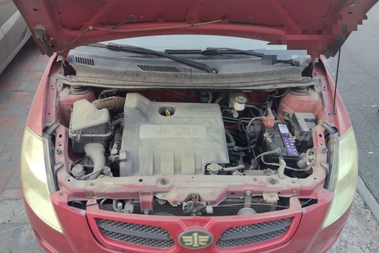 Used FAW Weizhi V2 2010 1.3L Manual Luxury Version Engine Bay
