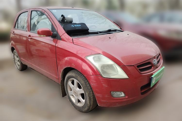 Used FAW Weizhi V2 2010 1.3L Manual Luxury Version Front Right 45 Deg