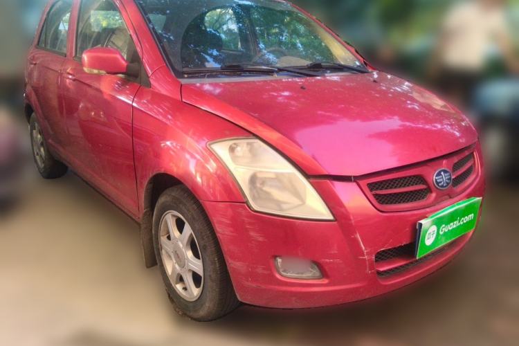 Used FAW Weizhi V2 2010 1.3L Manual Luxury Version Front Right 45 Deg