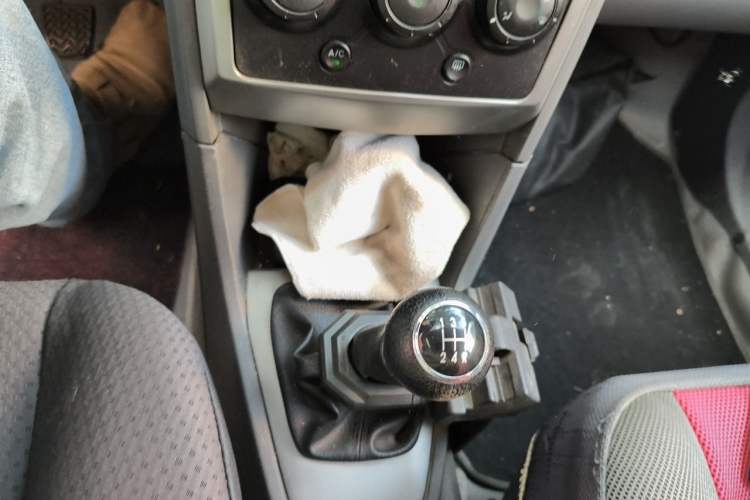 Used FAW Weizhi V2 2010 1.3L Manual Luxury Version Gear Lever