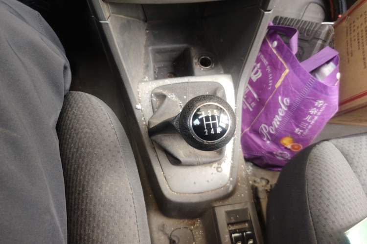 Used FAW Weizhi V2 2010 1.3L Manual Luxury Version Gear Lever
