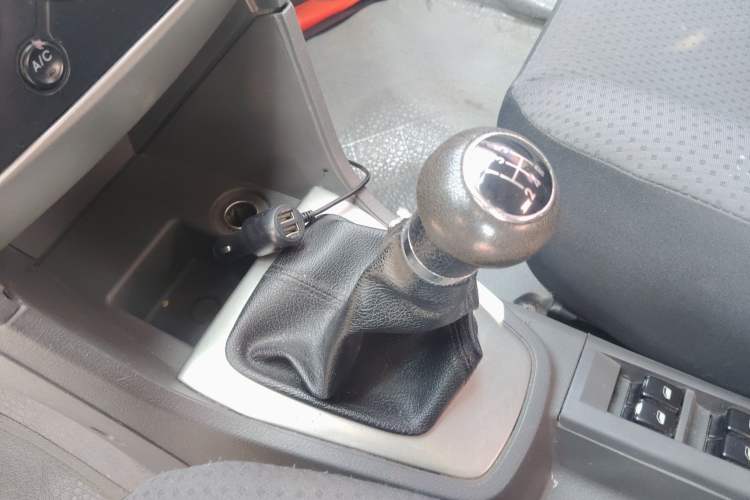 Used FAW Weizhi V2 2010 1.3L Manual Luxury Version Gear Lever