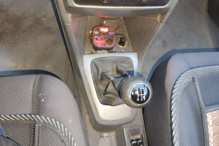 Used FAW Weizhi V2 2010 1.3L Manual Luxury Version Gear Lever