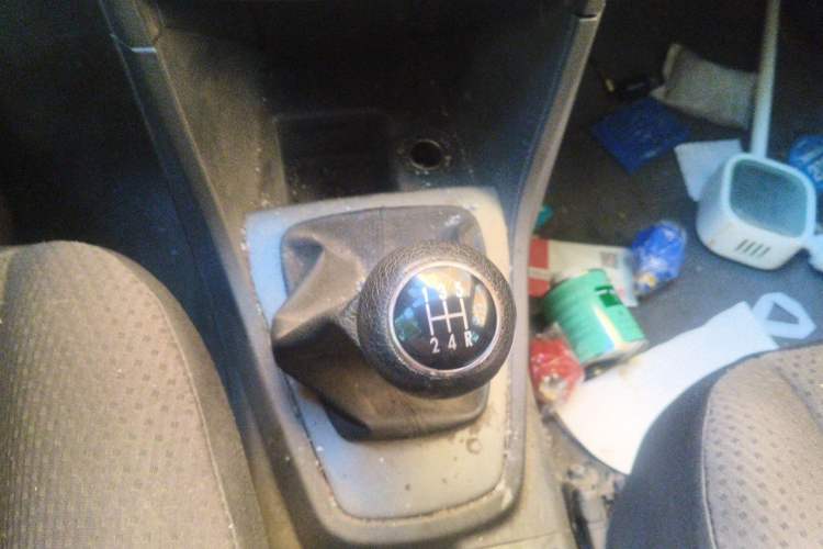 Used FAW Weizhi V2 2010 1.3L Manual Luxury Version Gear Lever