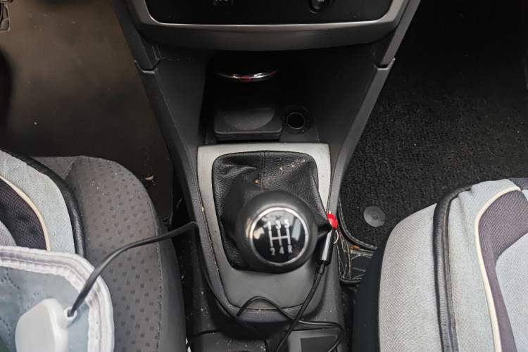 Used FAW Weizhi V2 2010 1.3L Manual Comfort Edition Gear Lever