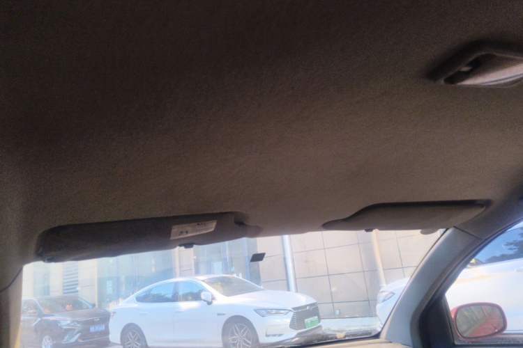 Used FAW Weizhi V2 2010 1.3L Manual Luxury Version Headliner