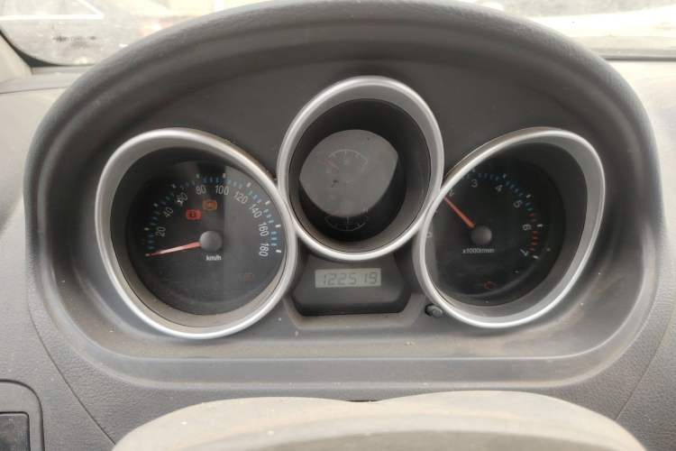 Used FAW Weizhi V2 2010 1.3L Manual Luxury Version Instrument Cluster