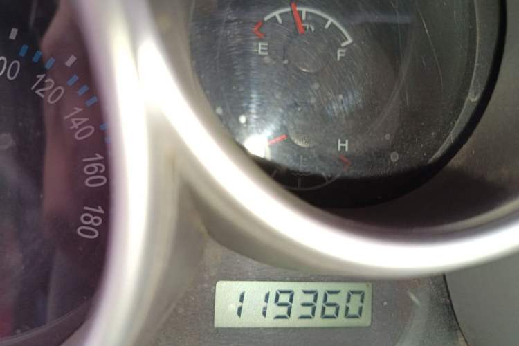 Used FAW Weizhi V2 2010 1.3L Manual Comfort Edition Odometer Close Up
