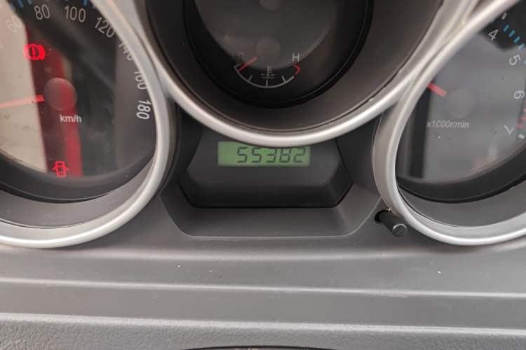 Used FAW Weizhi V2 2010 1.3L Manual Comfort Edition Odometer Close Up