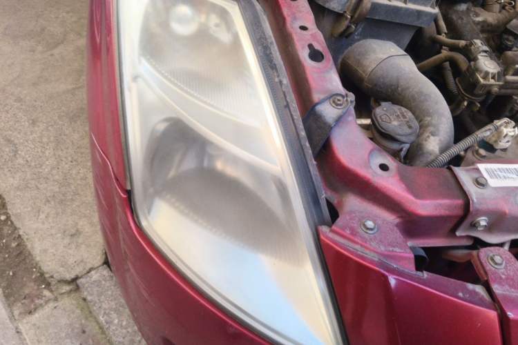 Used FAW Weizhi V2 2010 1.3L Manual Luxury Version Right Front Headlight