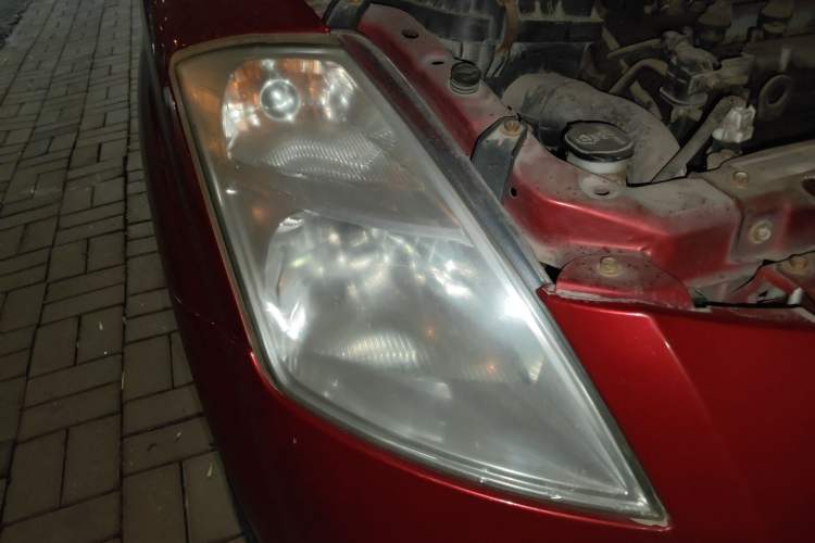 Used FAW Weizhi V2 2010 1.3L Manual Luxury Version Right Front Headlight