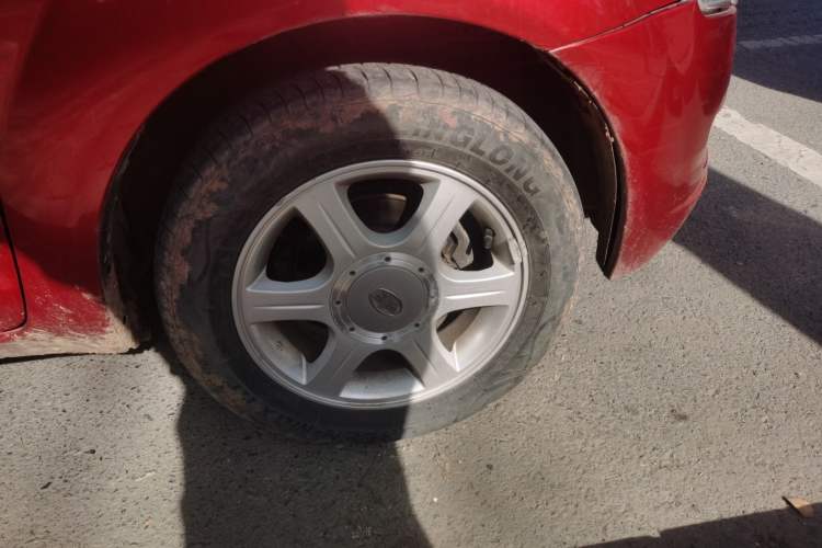 Used FAW Weizhi V2 2010 1.3L Manual Luxury Version Right Front Wheel Hub