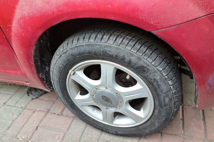 Used FAW Weizhi V2 2010 1.3L Manual Luxury Version Right Front Wheel Hub