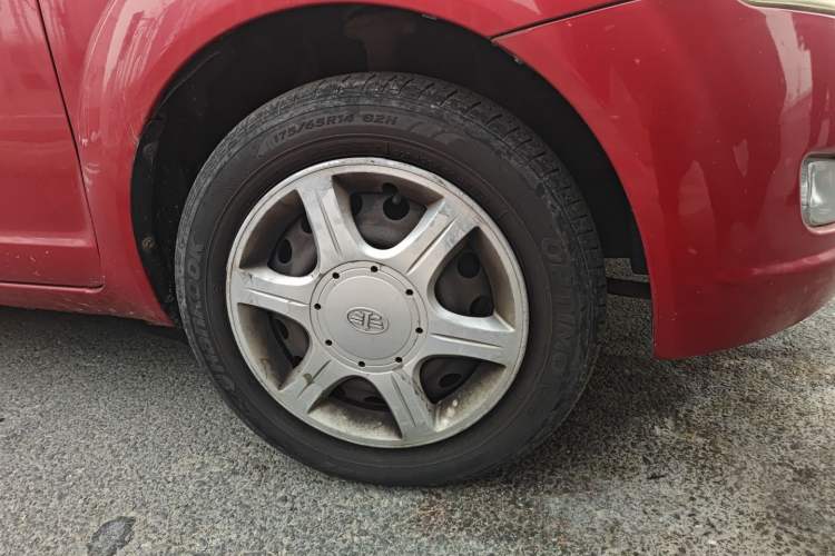 Used FAW Weizhi V2 2010 1.3L Manual Comfort Edition Right Front Wheel Hub