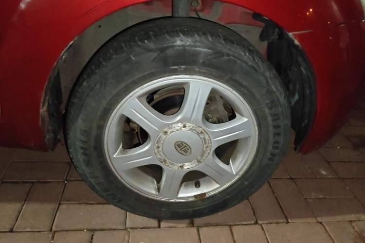 Used FAW Weizhi V2 2010 1.3L Manual Luxury Version Right Front Wheel Hub