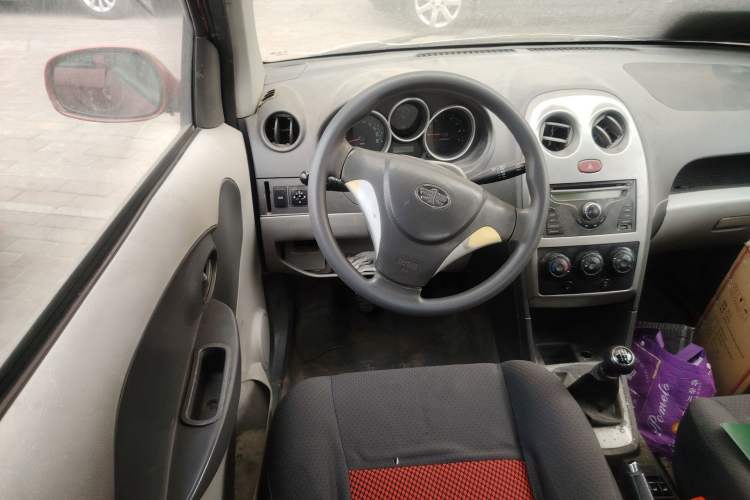Used FAW Weizhi V2 2010 1.3L Manual Luxury Version Steering Wheel