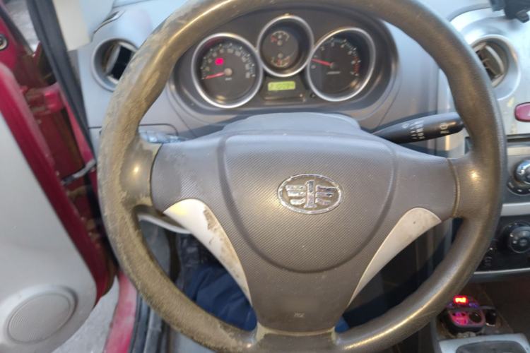 Used FAW Weizhi V2 2010 1.3L Manual Luxury Version Steering Wheel