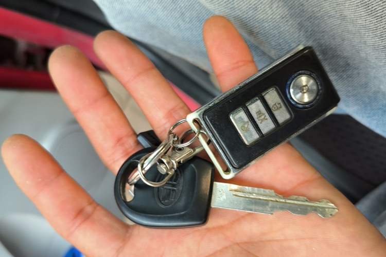 Used FAW Weizhi V2 2010 1.3L Manual Luxury Version Vehicle Key