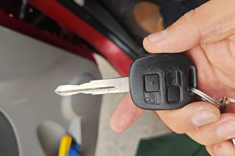 Used FAW Weizhi V2 2010 1.3L Manual Comfort Edition Vehicle Key