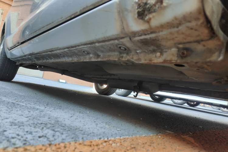 Used FAW Weizhi V2 2010 1.3L Manual Comfort Edition Chassis Front Right