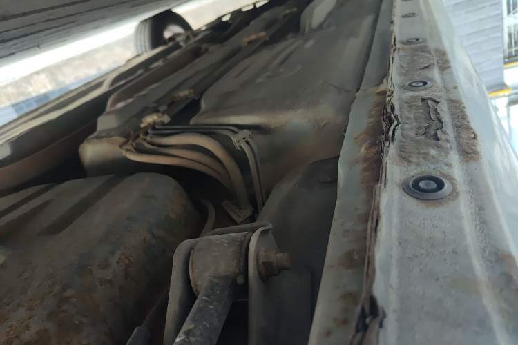 Used FAW Weizhi V2 2010 1.3L Manual Luxury Version Chassis Rear Left