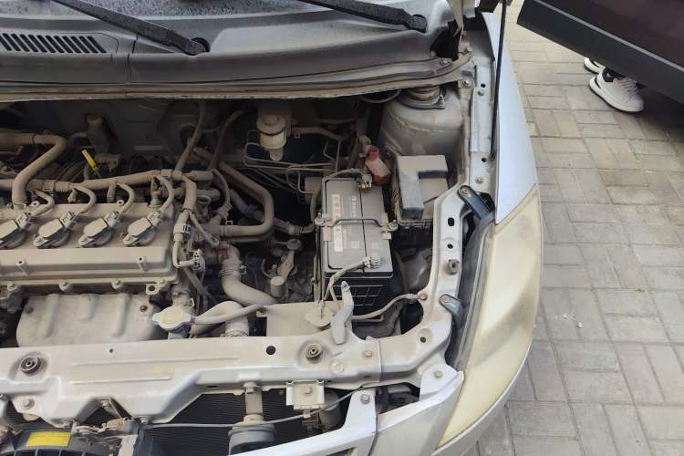 Used FAW Weizhi V2 2010 1.3L Manual Luxury Version Engine Bay Left