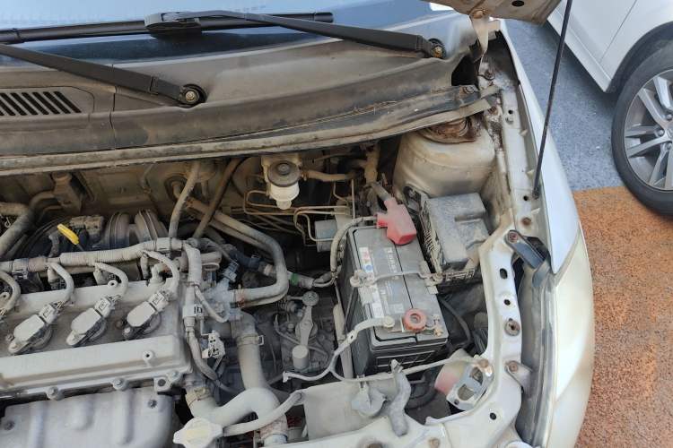 Used FAW Weizhi V2 2010 1.3L Manual Comfort Edition Engine Bay Left