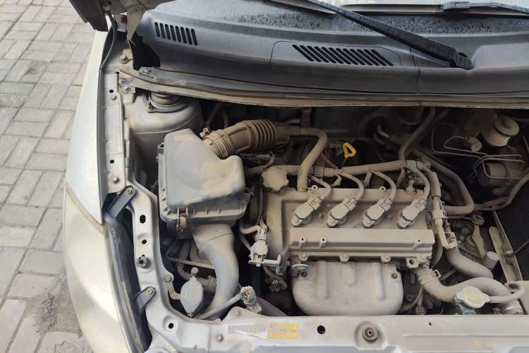 Used FAW Weizhi V2 2010 1.3L Manual Luxury Version Engine Bay Right