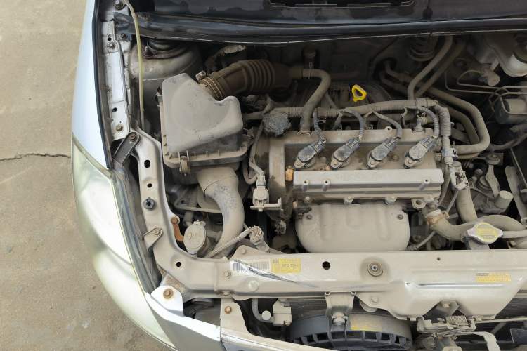 Used FAW Weizhi V2 2010 1.3L Manual Comfort Edition Engine Bay Right