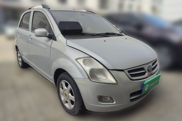 Used FAW Weizhi V2 2010 1.3L Manual Luxury Version Front Right 45 Deg