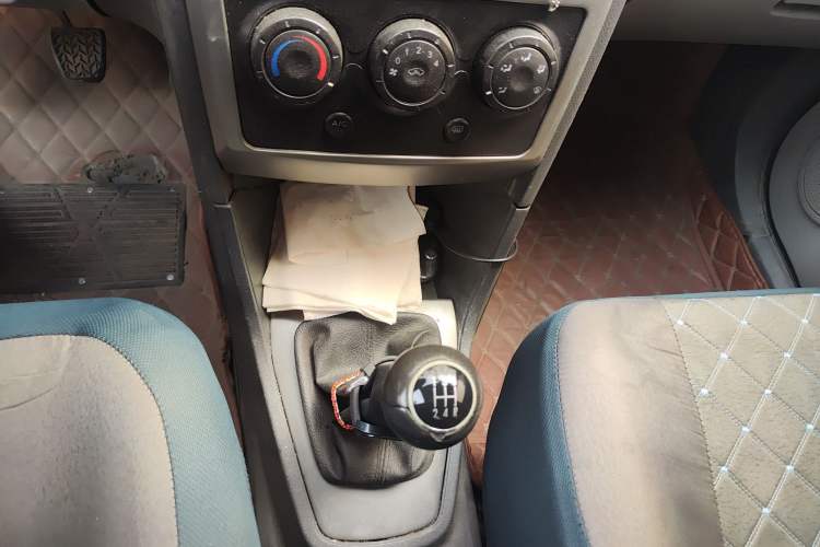 Used FAW Weizhi V2 2010 1.3L Manual Luxury Version Gear Lever