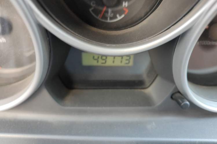 Used FAW Weizhi V2 2010 1.3L Manual Comfort Edition Odometer Close Up