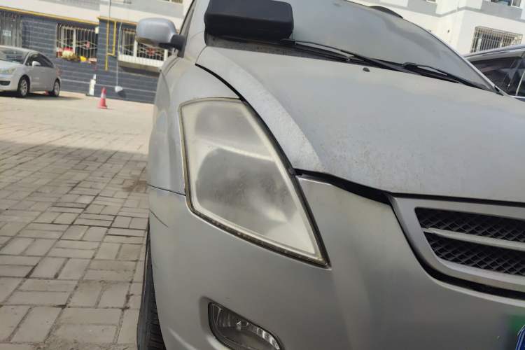 Used FAW Weizhi V2 2010 1.3L Manual Luxury Version Right Front Headlight