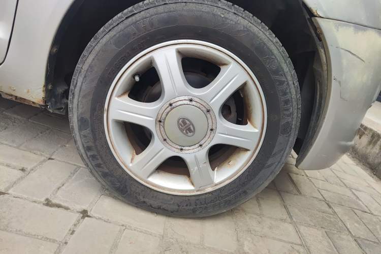 Used FAW Weizhi V2 2010 1.3L Manual Luxury Version Right Front Wheel Hub