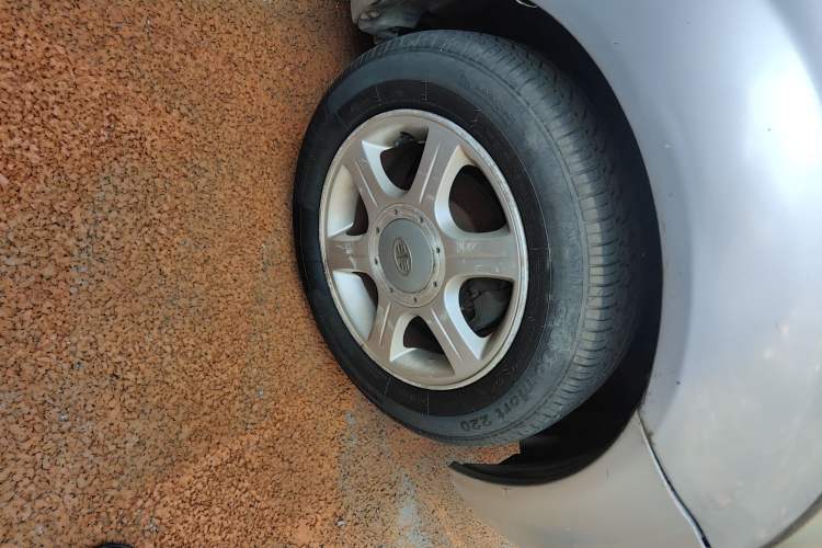 Used FAW Weizhi V2 2010 1.3L Manual Comfort Edition Right Front Wheel Hub