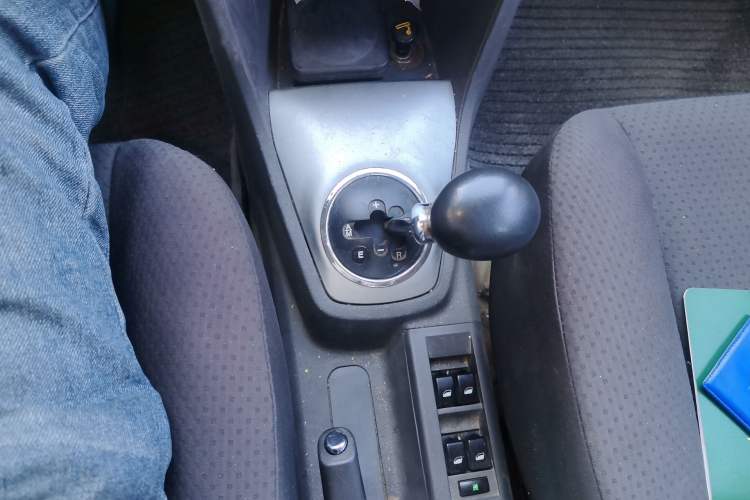 Used FAW Weizhi V2 2010 1.3L AMT Flagship Version Gear Lever
