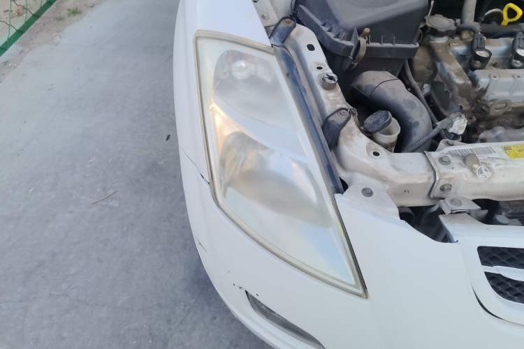 Used FAW Weizhi V2 2010 1.3L AMT Flagship Version Right Front Headlight