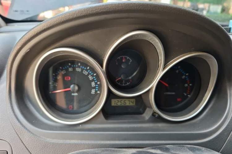 Used FAW Weizhi V2 2012 CROSS 1.3L Manual Luxury Model Instrument Cluster