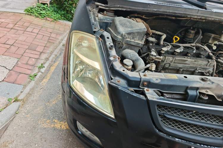 Used FAW Weizhi V2 2012 CROSS 1.3L Manual Luxury Model Right Front Headlight