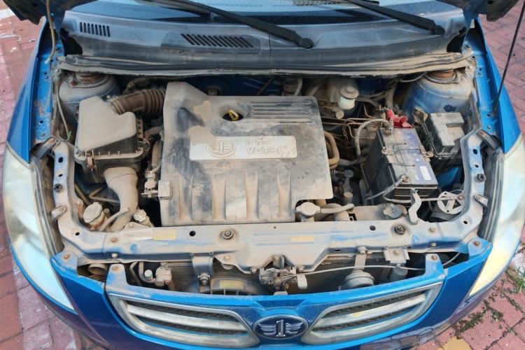 Used FAW Weizhi V2 2012 CROSS 1.3L Manual Luxury Model Engine Bay