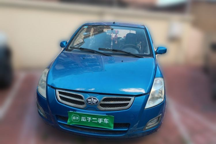 Used FAW Weizhi V2 2012 CROSS 1.3L Manual Luxury Model Front