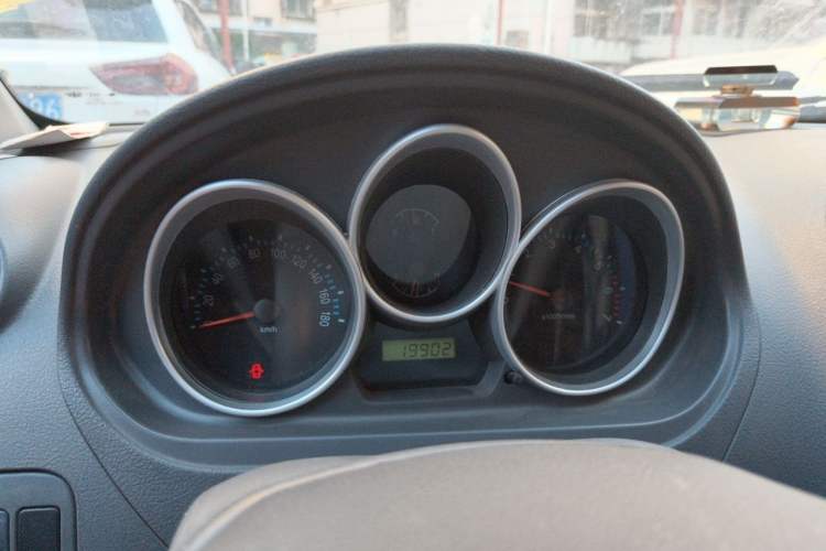 Used FAW Weizhi V2 2012 CROSS 1.3L Manual Luxury Model Instrument Cluster