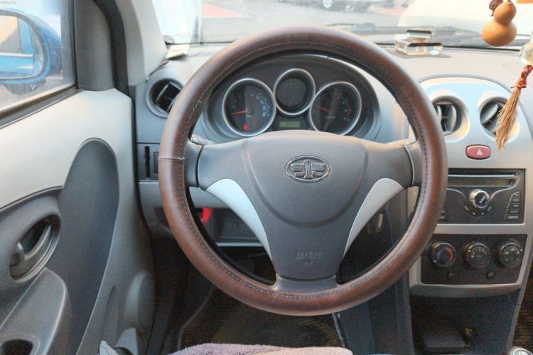 Used FAW Weizhi V2 2012 CROSS 1.3L Manual Luxury Model Steering Wheel